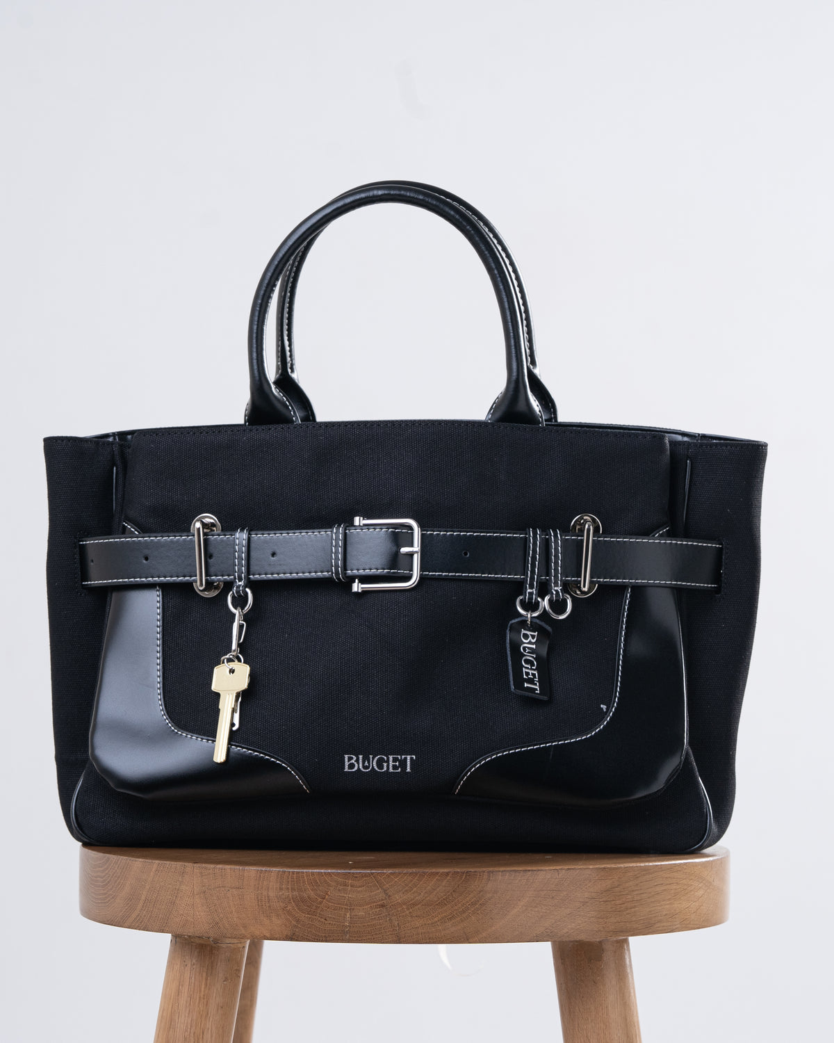 Departure tote
